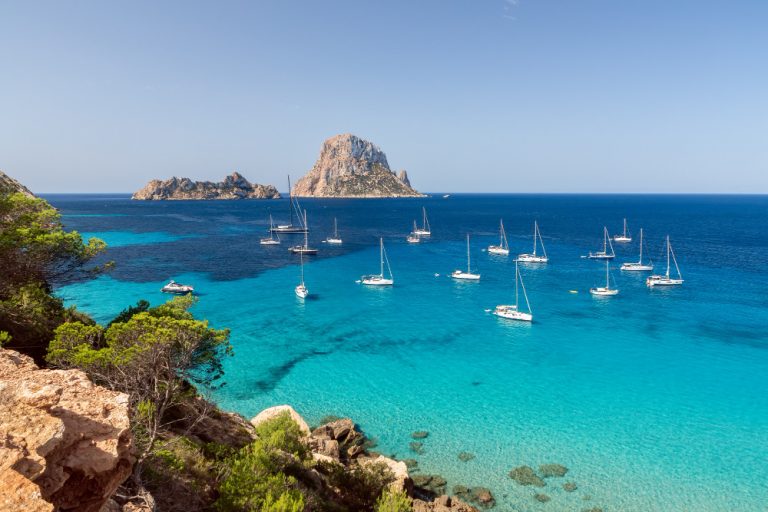 Ibiza – Playas, mercadillos hippies y diversión