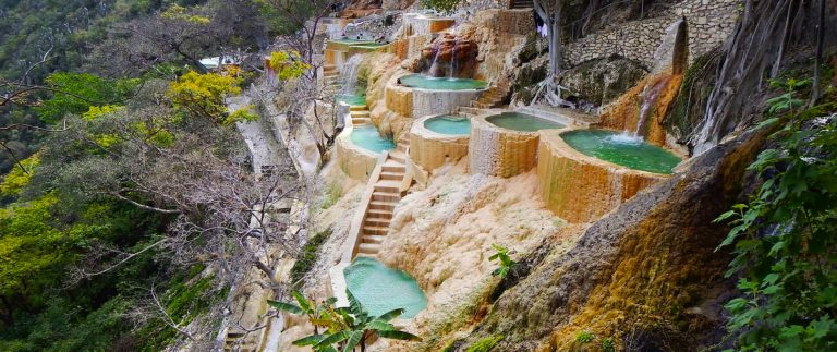 Grotto Tolantongo in Mexico, an oasis between mountains